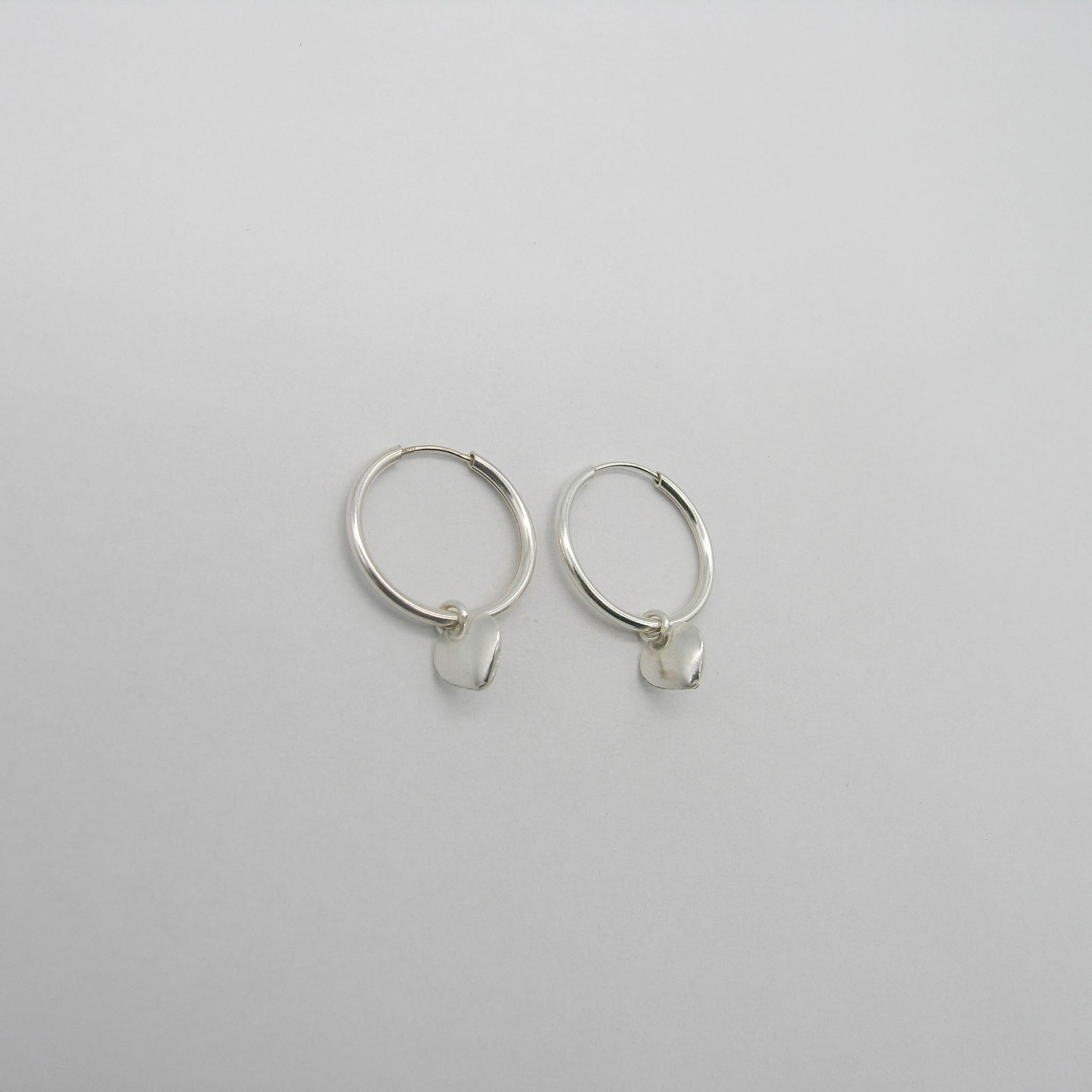 AROS ARGOLLA FINA 20MM CON DIJE CORAZON /PLATA