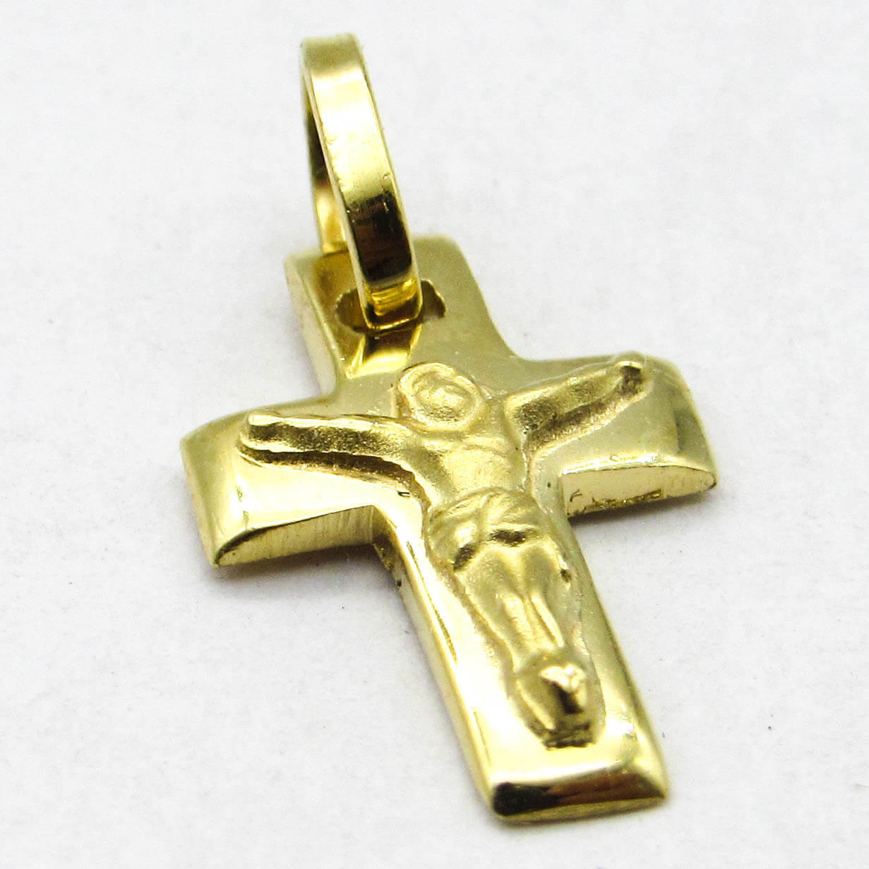 DIJE CRUZ SEMI PLANA CRISTO 9x14MM /O.AMARILLO