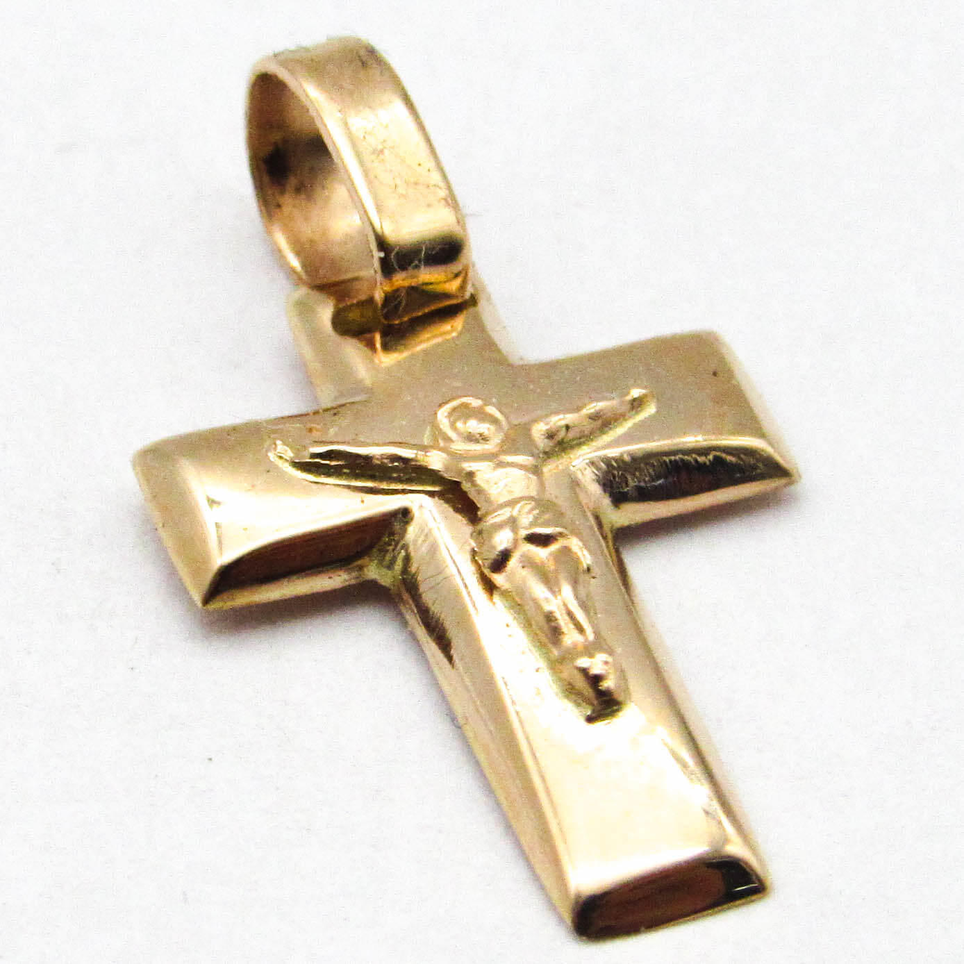 DIJE CRUZ ENCAMISADA CRISTO 12x17MM /O.ROJO