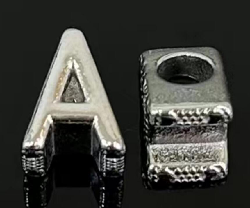 DIJE CHARM INICIAL 