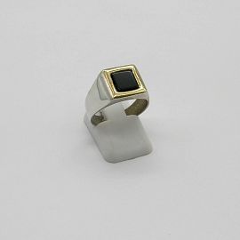 ANILLO ONIX CUADRADO /PLATA Y ORO
